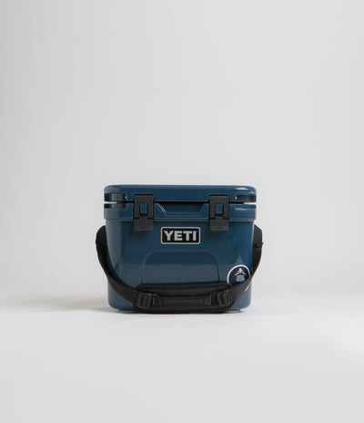 Yeti Roadie 15 Hard Cooler in Navy