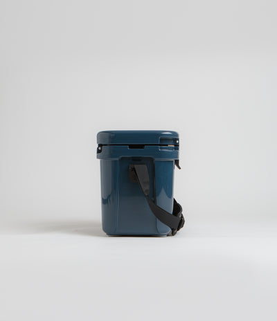 Yeti Roadie 15 Hard Cooler in Navy