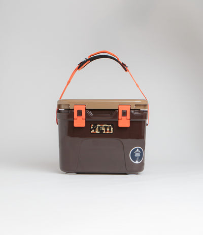 Yeti Roadie 15 Hard Cooler in Wetlands Camo