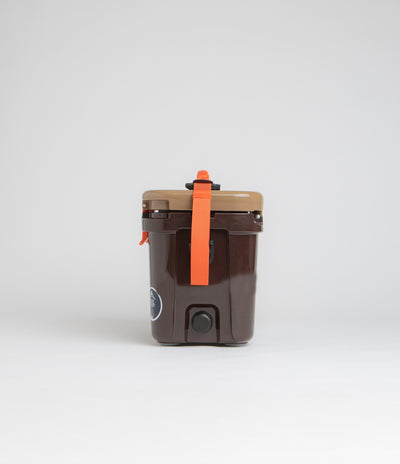 Yeti Roadie 15 Hard Cooler in Wetlands Camo
