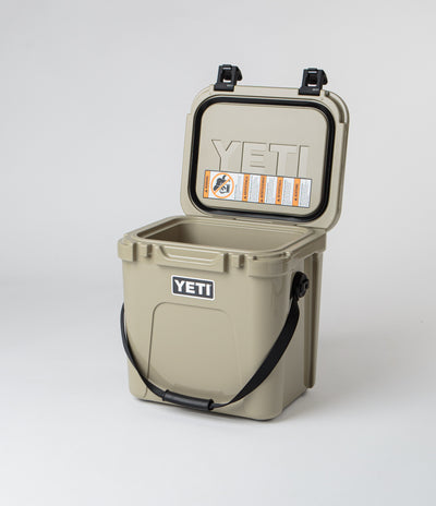 Yeti Roadie 24 Hard Cooler - Tan