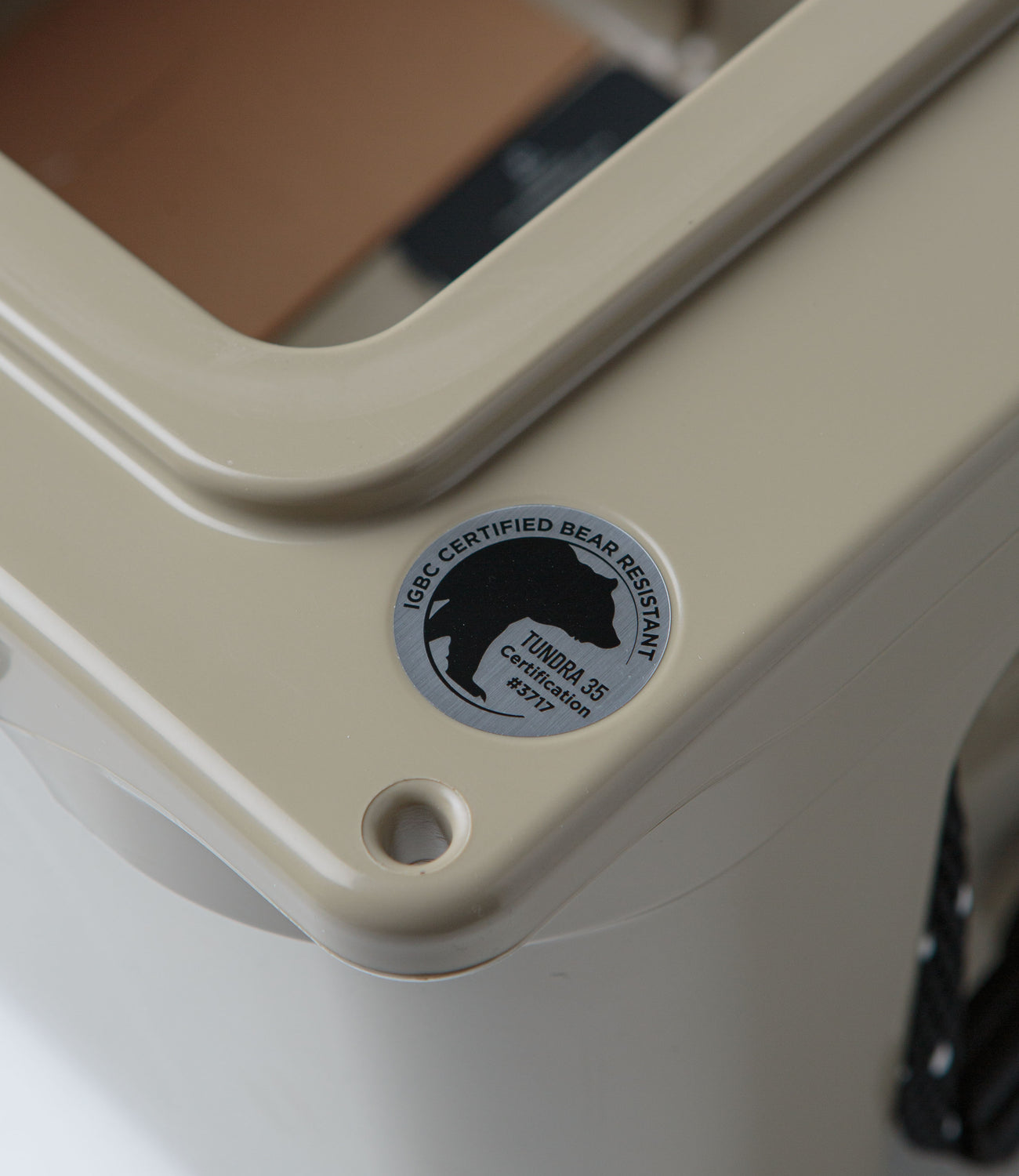 Yeti Tundra 35 Hard Cooler - Tan | Flatspot