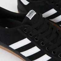 Lucas online premiere black