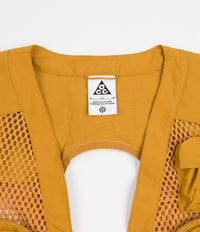 nike-acg-buttles-vest-gold- nike-acg-buttles-vest-gold-