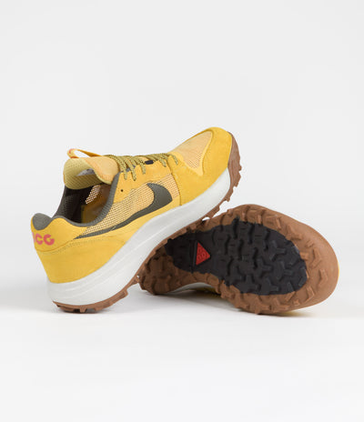 Nike ACG Lowcate Shoes - Solar Flare / Cargo Khaki - Black - Light Bone