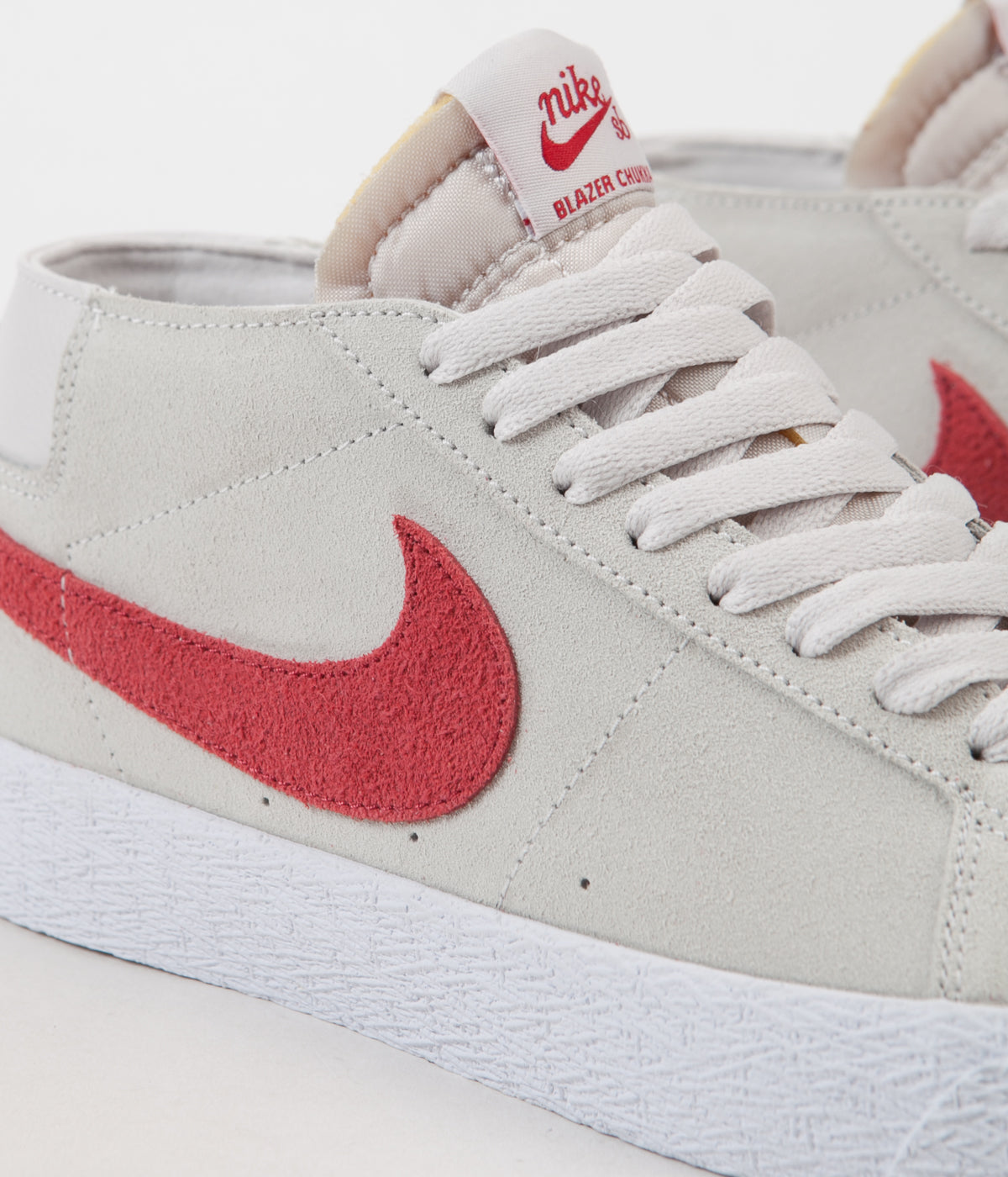 sb blazer chukka