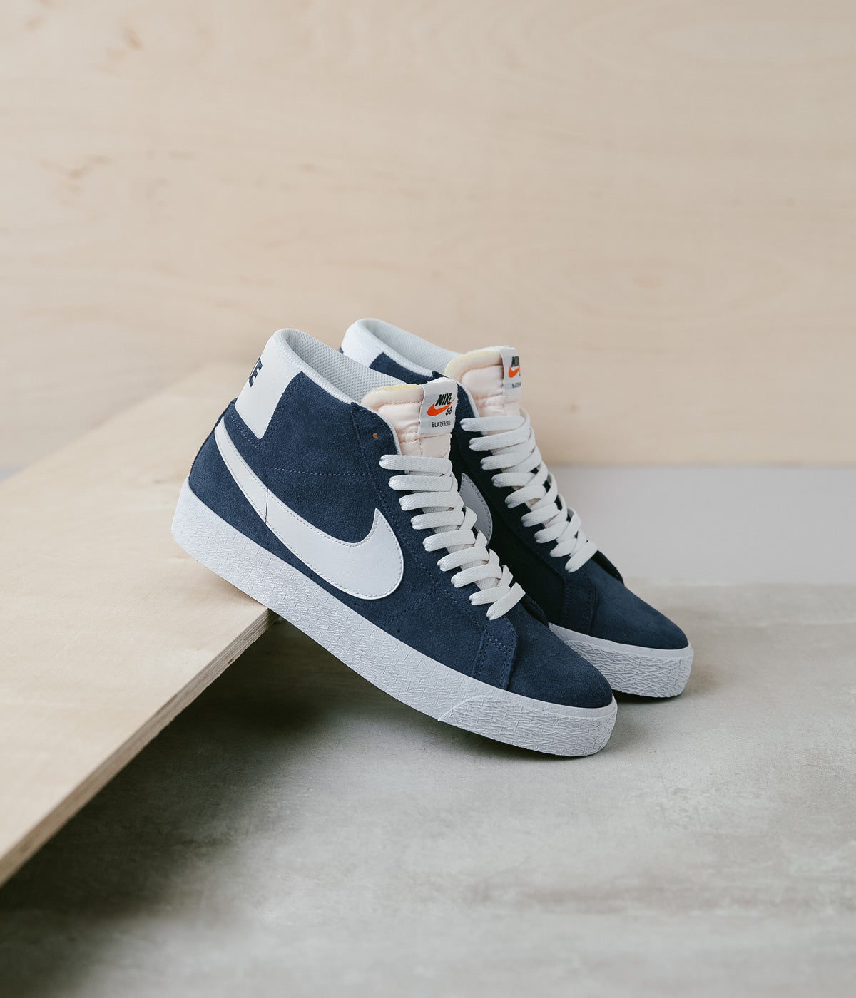 Blazer deals nike navy