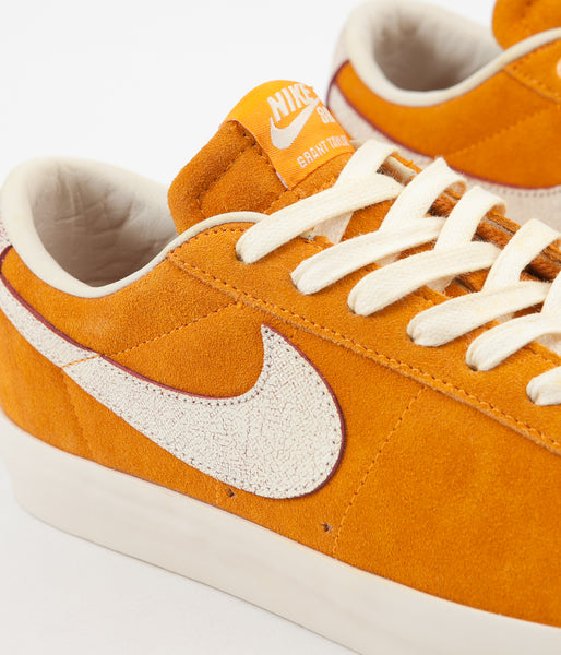 Nike SB 'Bruised Peach' Blazer Low GT Shoes - Circuit Orange / Natural ...