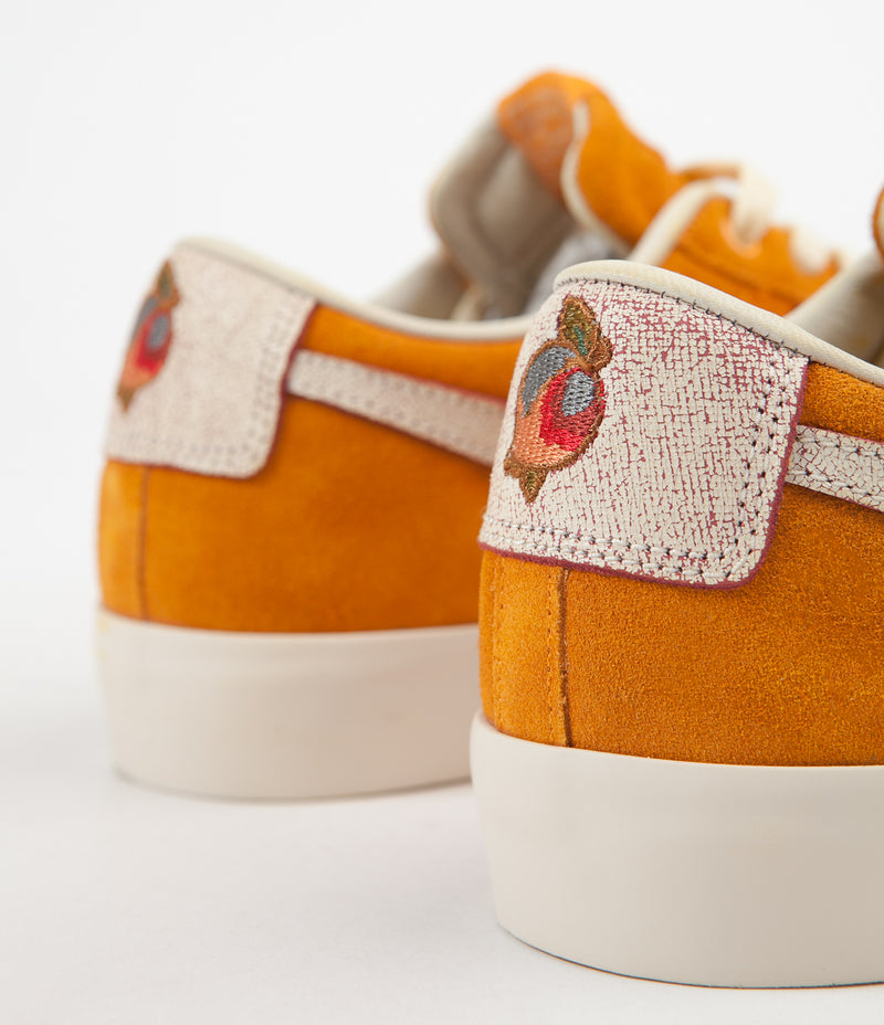 Nike SB 'Bruised Peach' Blazer Low GT Shoes - Circuit Orange / Natural | Flatspot