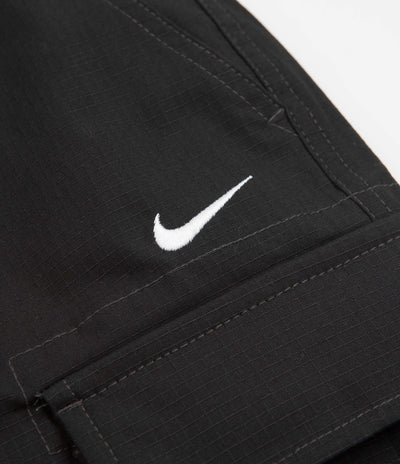 Nike SB Cargo Shorts - Black / White
