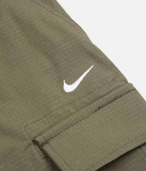 Nike SB Cargo Shorts - Medium Olive / White | Flatspot