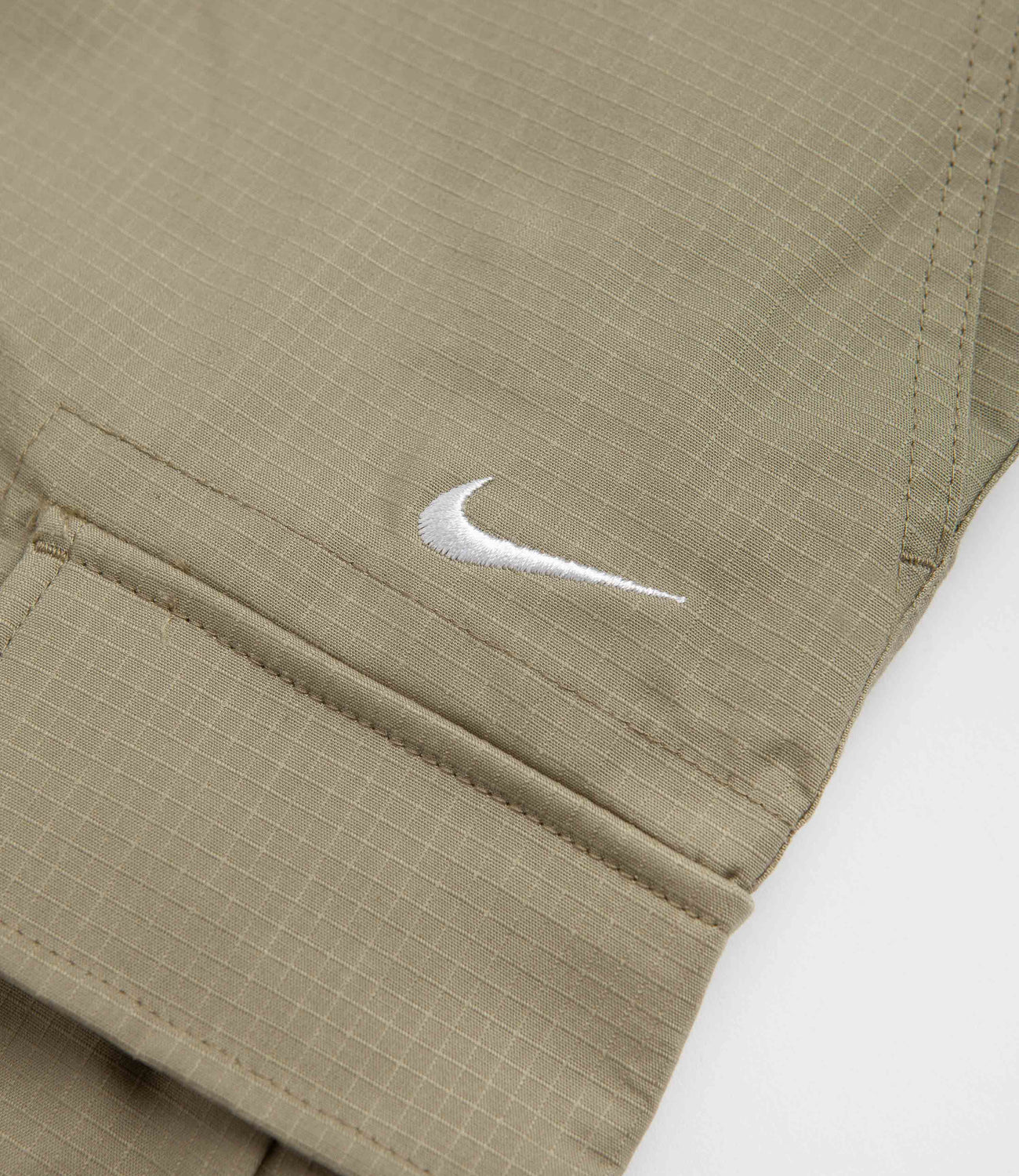 Nike SB Cargo Shorts - Neutral Olive / White | Flatspot