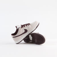 Nike SB Dunk Low Pro Shoes - Desert Sand / Mahogany - Summit