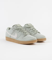 Sb dunk low pro skate shoes - jade horizon/pale ivory top