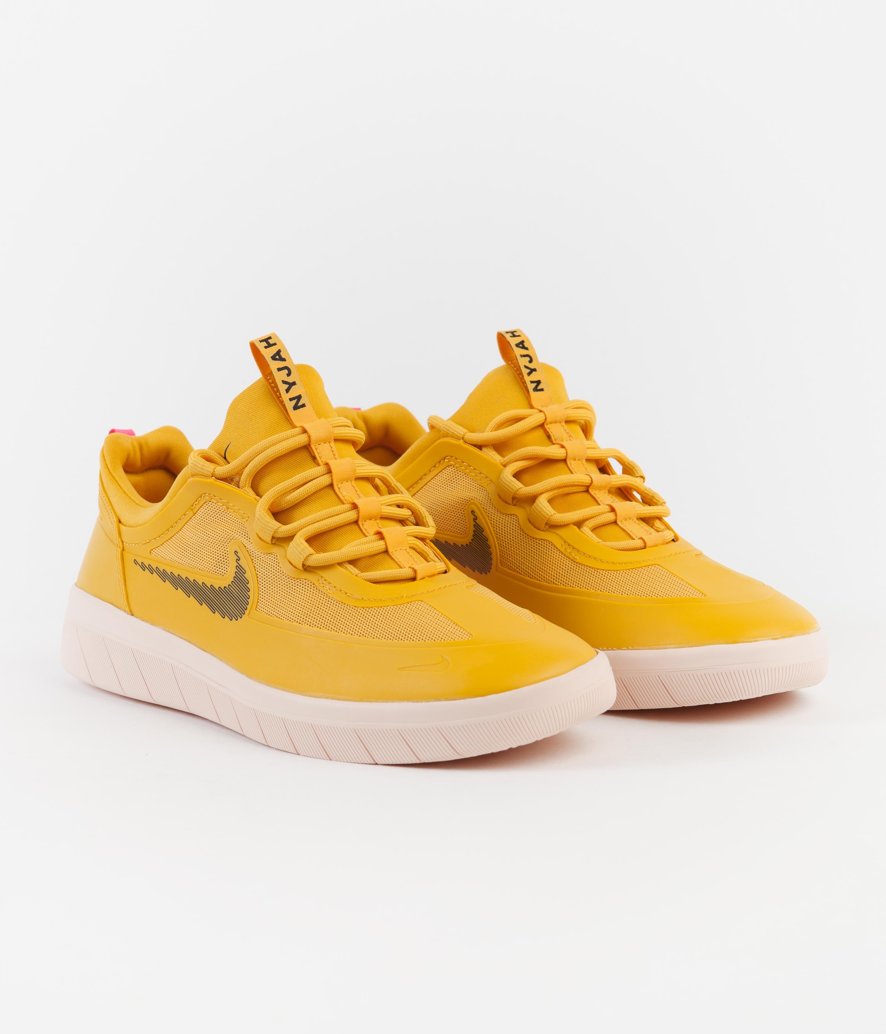 nike nyjah free pink