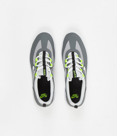 Nike SB Nyjah Free 2 Shoes - Smoke Grey / White - Light Smoke Grey