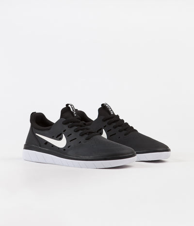 Nike SB Nyjah Free Shoes - Black / White