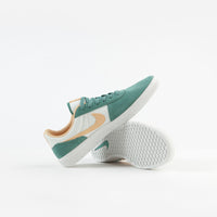 Nike sb team classic bicoastal & celestial gold shoes Clearance