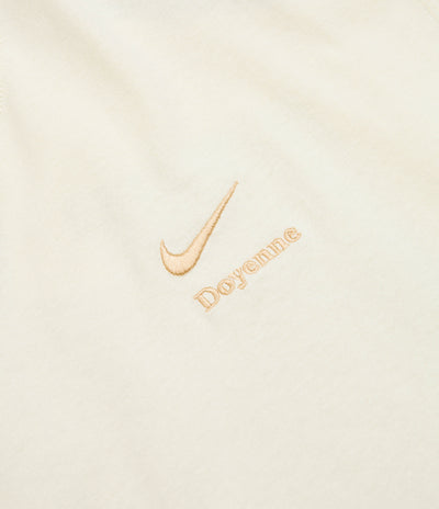 Nike SB x Doyenne T-Shirt - Coconut Milk
