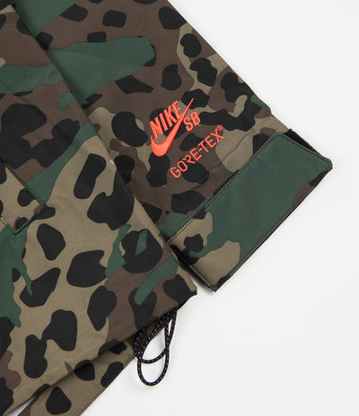Nike SB x GORE-TEX Jacket - Gorge Green / Black / Max Orange