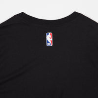 Nike SB x NBA DFCT Logo T-Shirt - Black / Team Red / University Gold thumbnail