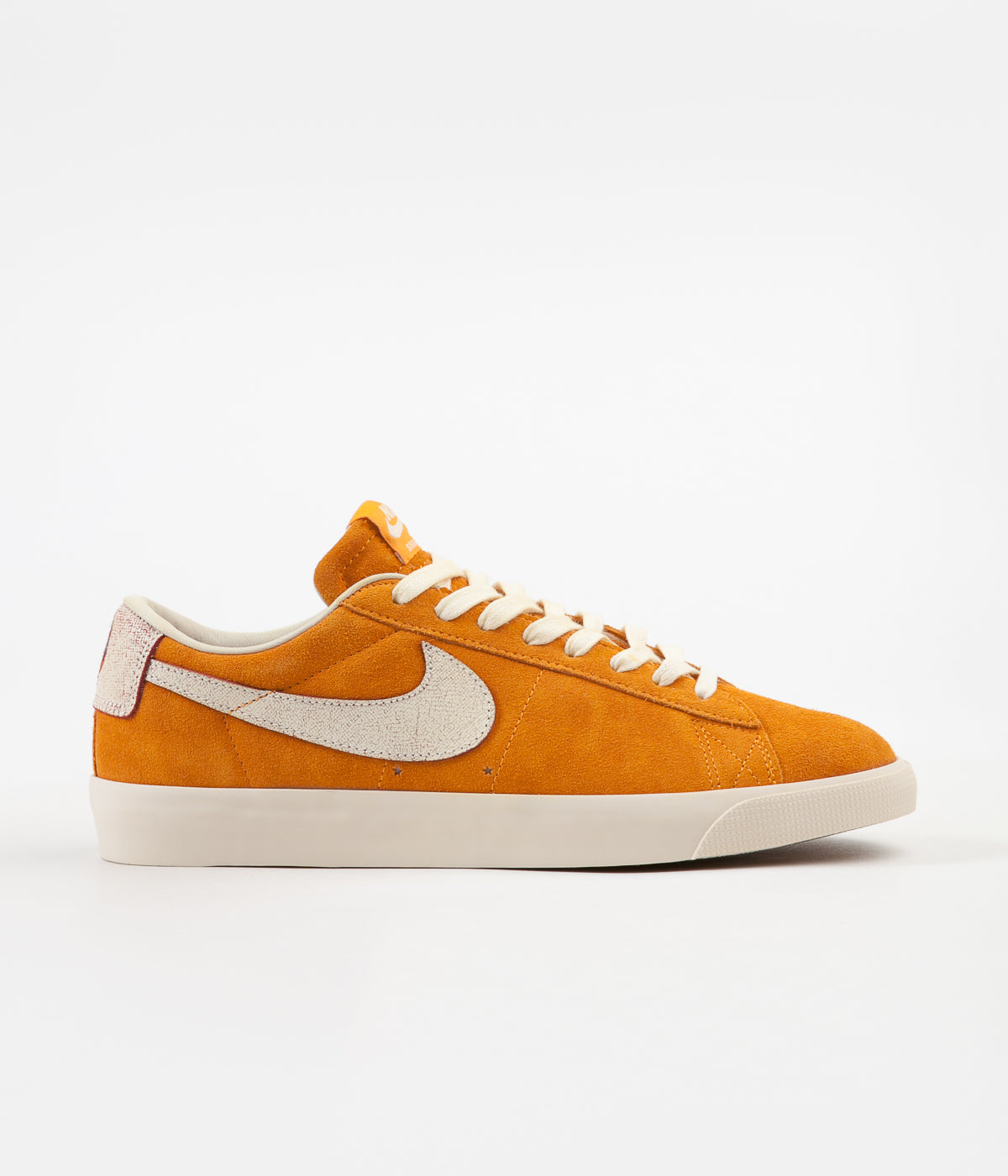 Nike SB 'Bruised Peach' Blazer Low GT Shoes - Circuit Orange / Natural | Flatspot