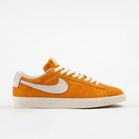 Nike SB 'Bruised Peach' Blazer Low GT Shoes - Circuit Orange / Natural - Team Red thumbnail
