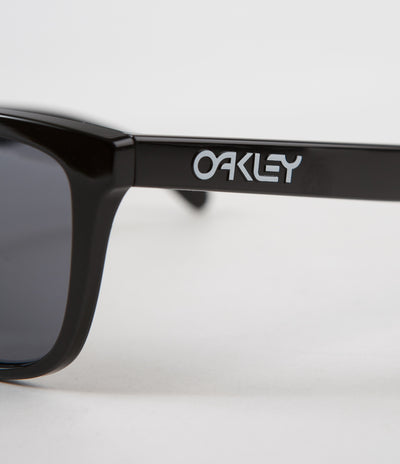 Oakley Frogskins Sunglasses - Polished Black / Grey