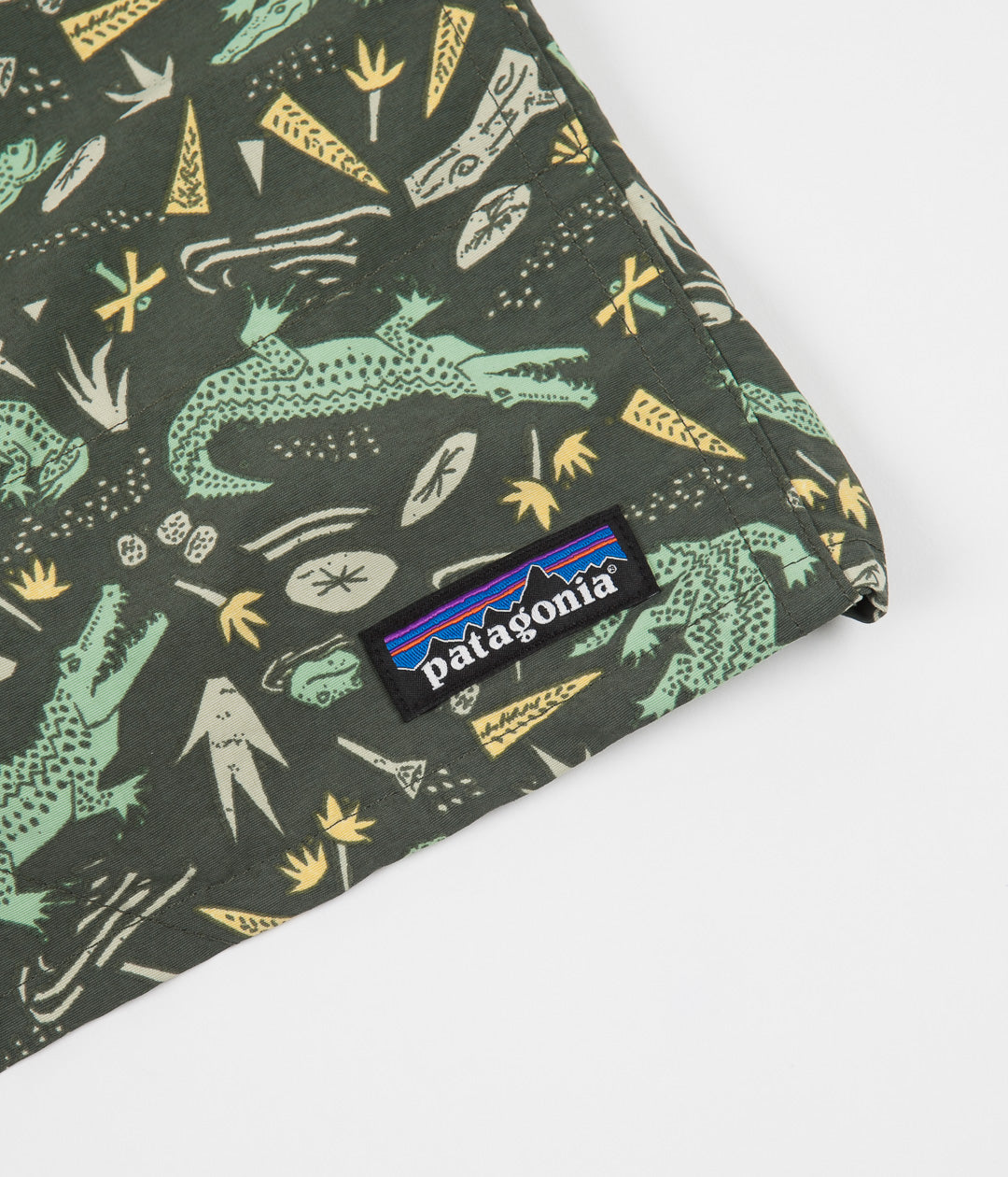 Patagonia Baggies Longs 7" Shorts Alligators and Bullfrogs Kale Gre