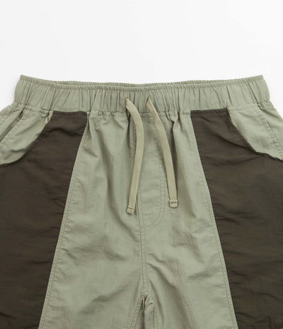 Quasi Solo Shorts - Moss