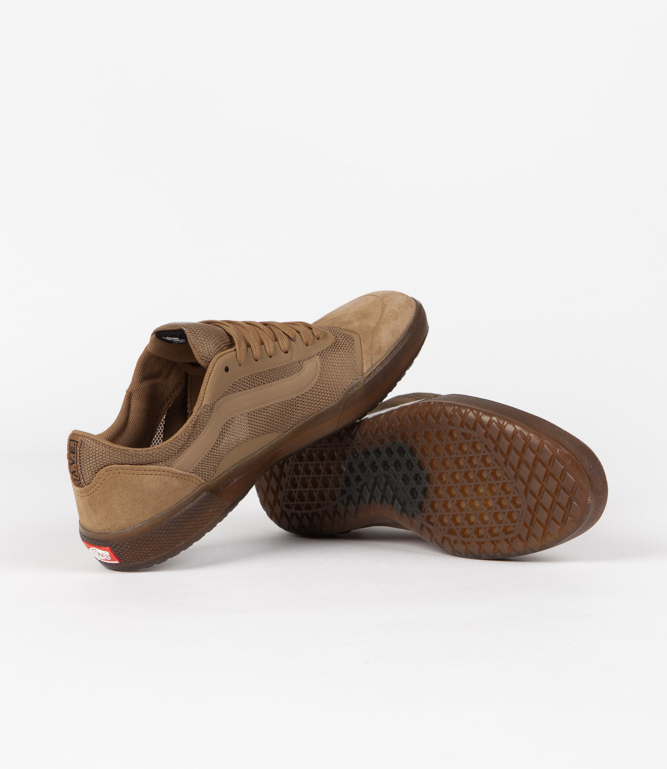 Vans chima pro 2 sales shoes cub dark gum